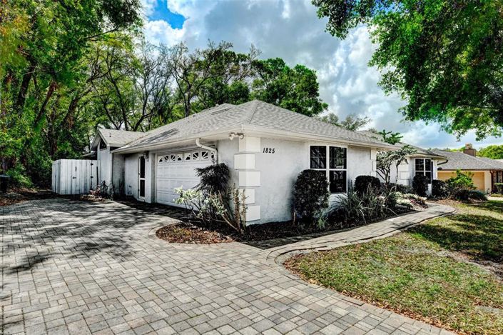 Image No.8-4 Bed House for sale