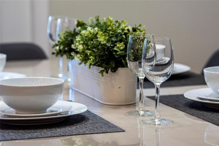 Image No.12-5 Bed Townhouse for sale