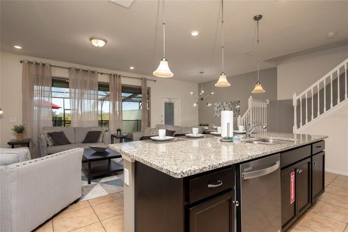 Image No.16-5 Bed Townhouse for sale