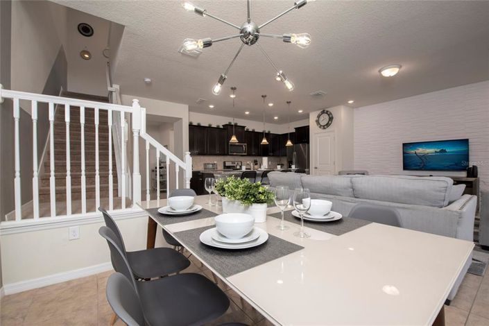 Image No.17-5 Bed Townhouse for sale