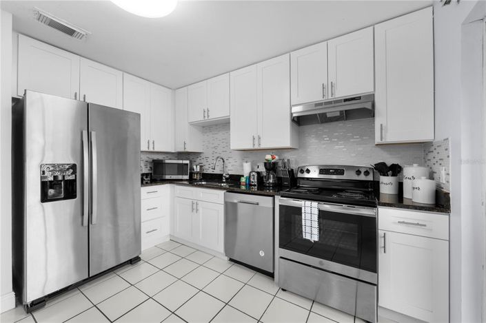 Image No.12-2 Bed House for sale