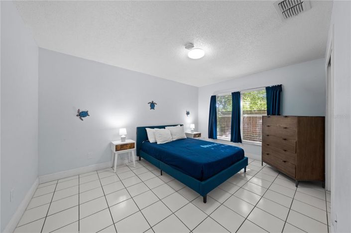 Image No.16-2 Bed House for sale