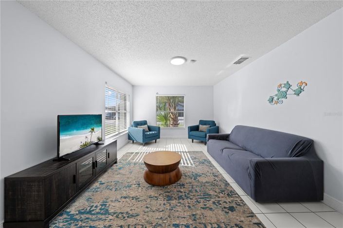 Image No.2-2 Bed House for sale