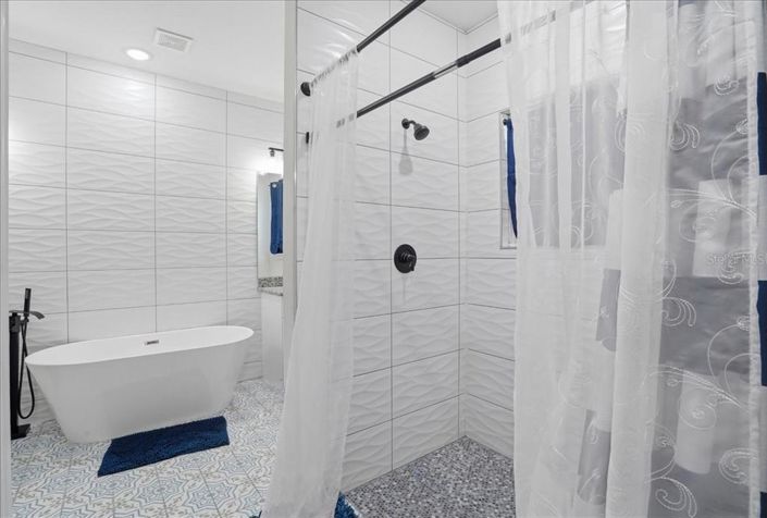 Image No.24-4 Bed House for sale