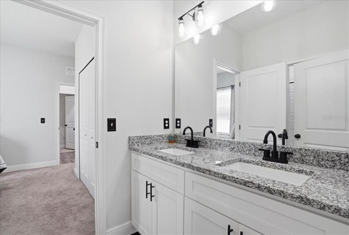 Image No.27-4 Bed House for sale