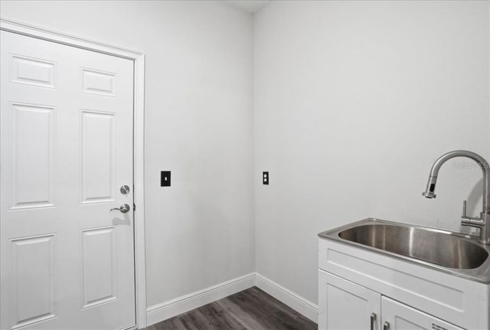 Image No.34-4 Bed House for sale