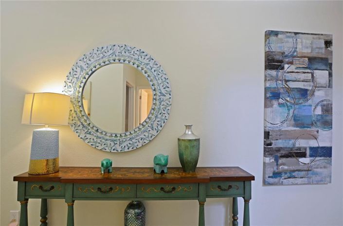 Image No.11-6 Bed House for sale