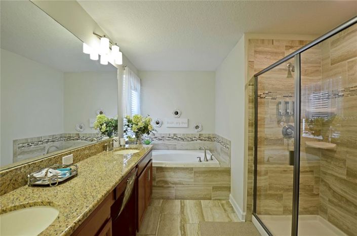 Image No.55-6 Bed House for sale