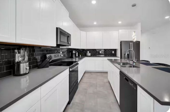 Image No.12-6 Bed House for sale
