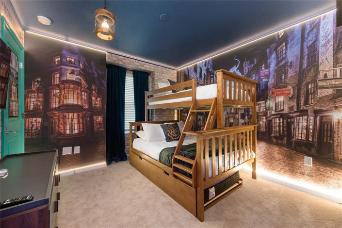 Image No.20-5 Bed Townhouse for sale
