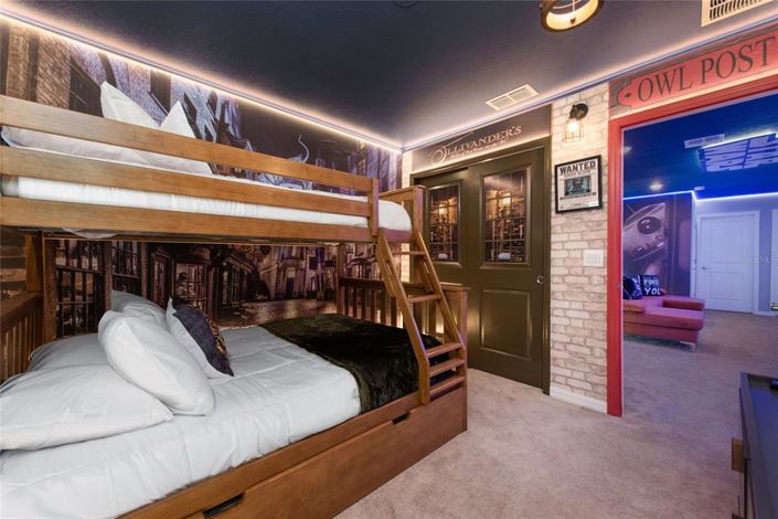 Image No.21-5 Bed Townhouse for sale