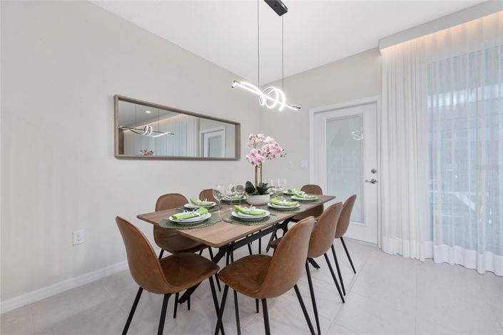 Image No.8-5 Bed Townhouse for sale