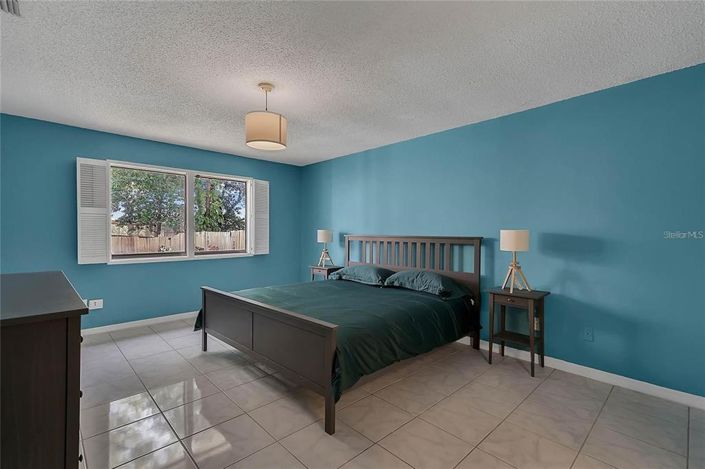 Image No.14-4 Bed House for sale