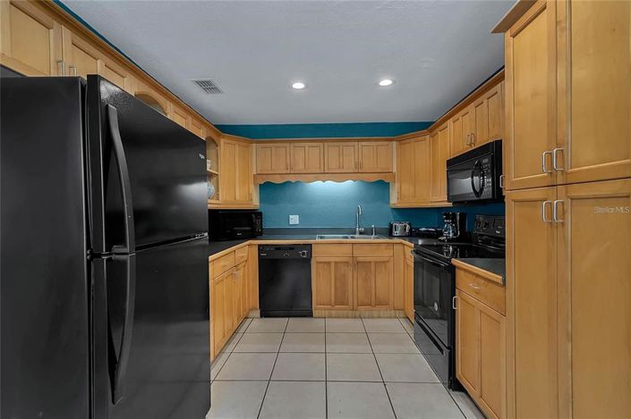 Image No.9-4 Bed House for sale