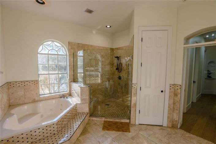Image No.23-5 Bed House for sale