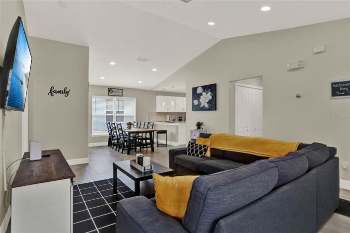 Image No.9-3 Bed House for sale