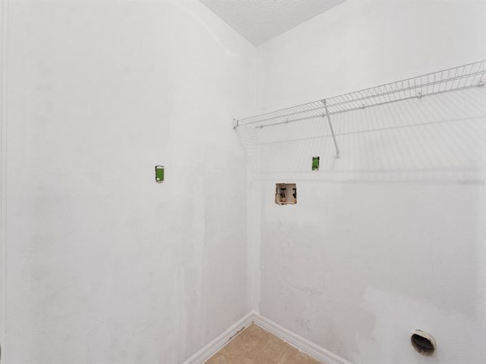 Image No.19-5 Bed House for sale