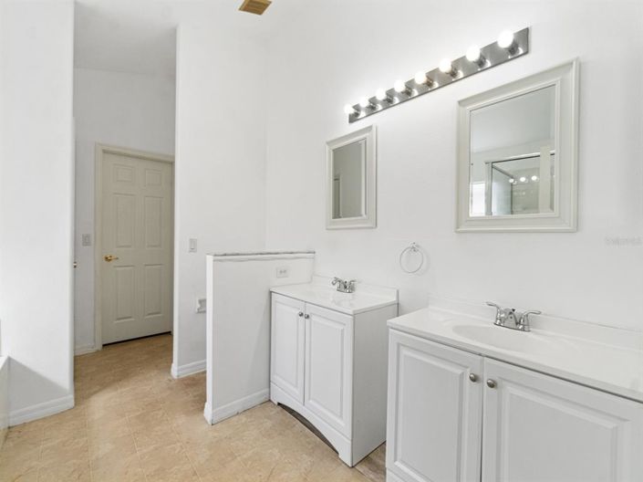 Image No.31-5 Bed House for sale