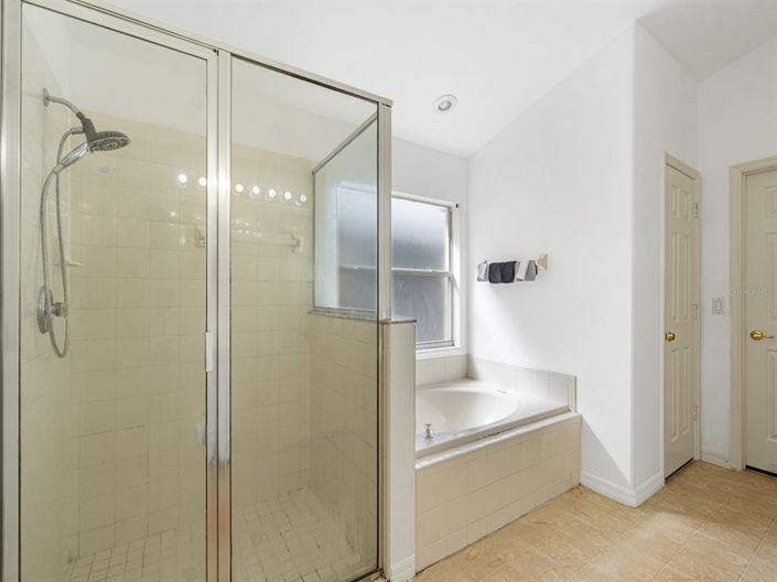 Image No.32-5 Bed House for sale