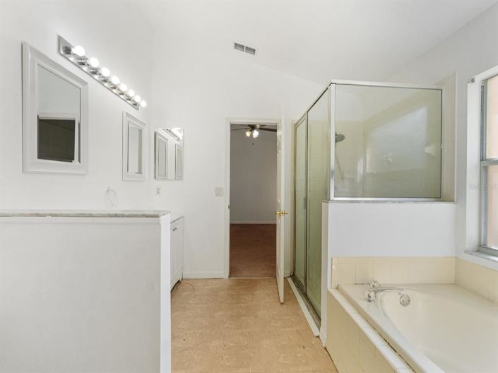 Image No.34-5 Bed House for sale