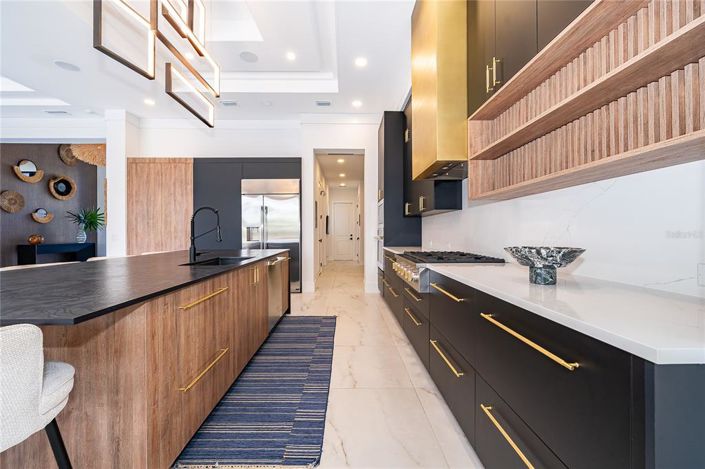 Image No.14-4 Bed House for sale