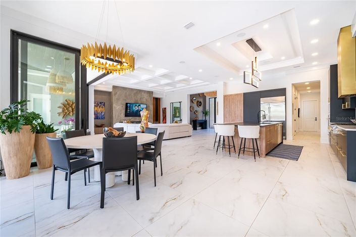 Image No.15-4 Bed House for sale