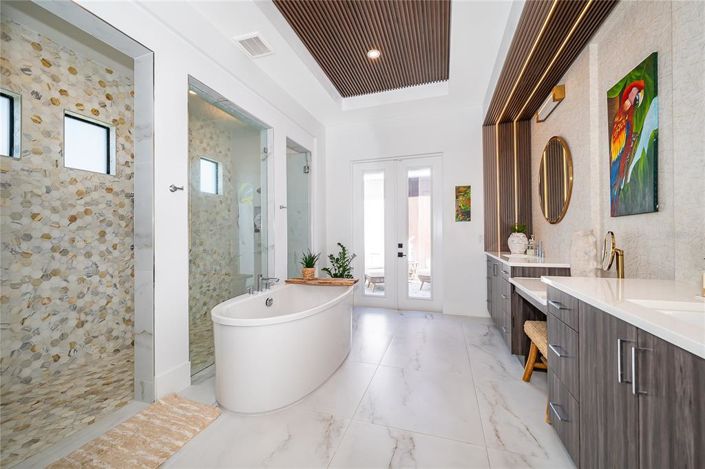 Image No.21-4 Bed House for sale