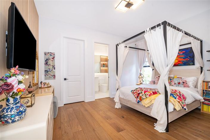 Image No.32-4 Bed House for sale