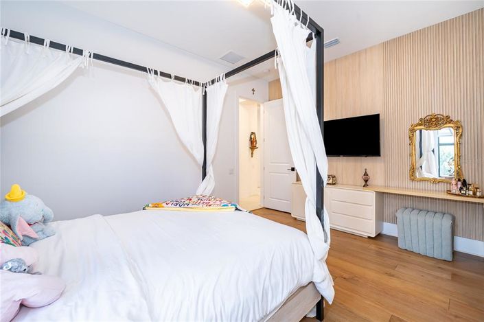 Image No.34-4 Bed House for sale