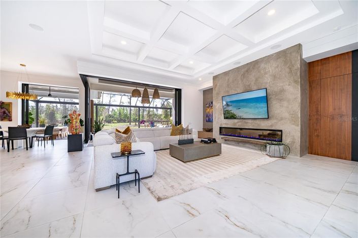 Image No.6-4 Bed House for sale