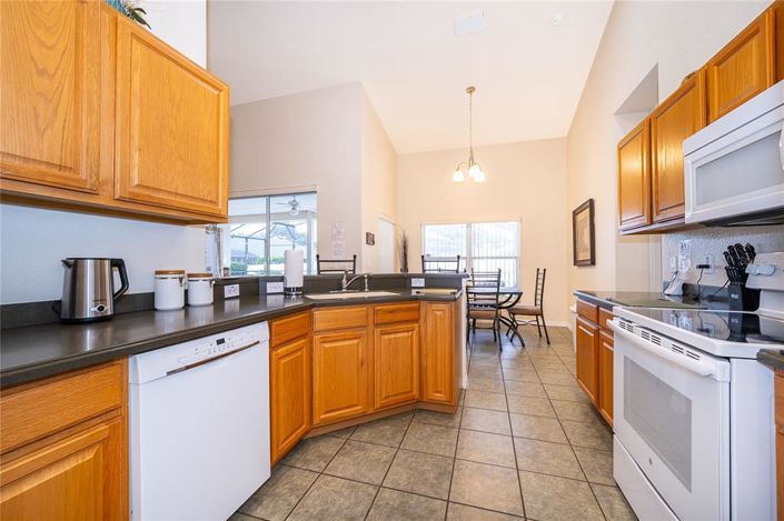 Image No.10-4 Bed House for sale