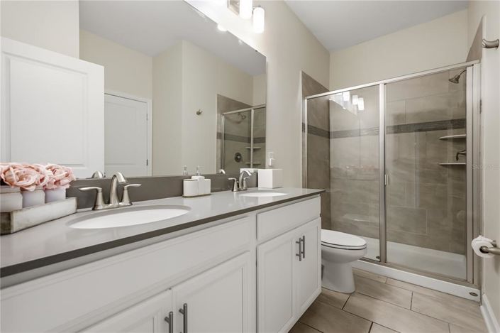 Image No.30-8 Bed House for sale