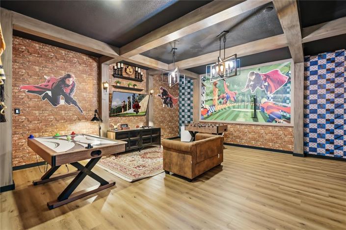 Image No.31-8 Bed House for sale