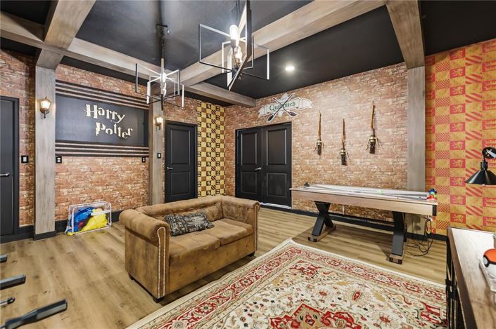 Image No.33-8 Bed House for sale