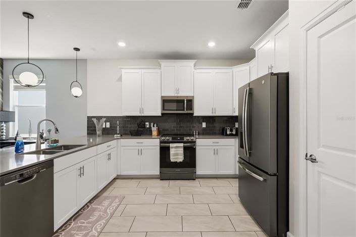 Image No.36-8 Bed House for sale