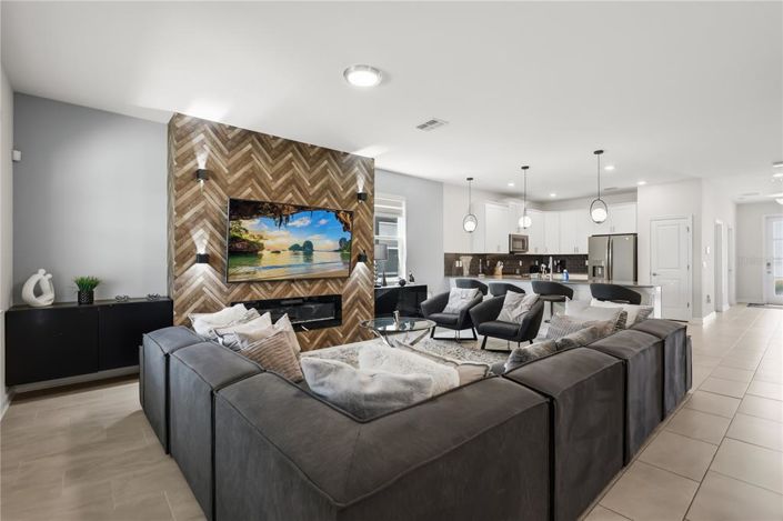 Image No.40-8 Bed House for sale