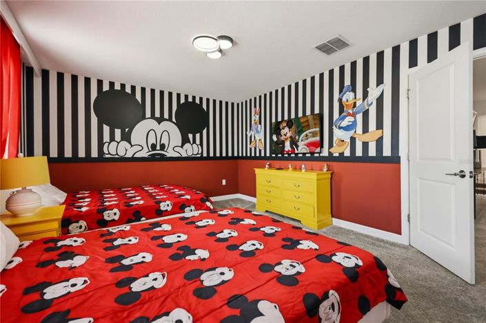 Image No.6-8 Bed House for sale