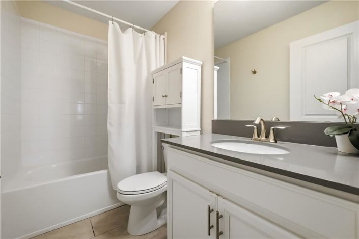 Image No.8-8 Bed House for sale