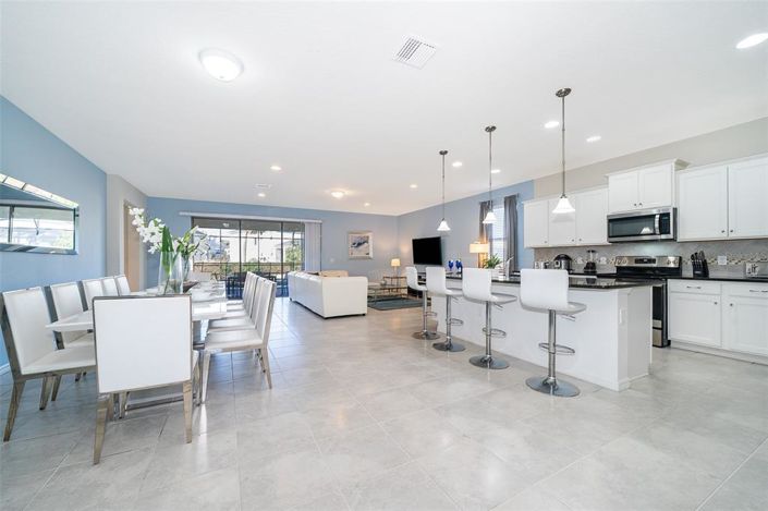 Image No.4-8 Bed House for sale