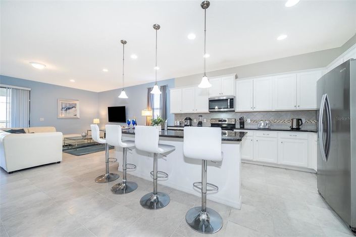 Image No.5-8 Bed House for sale