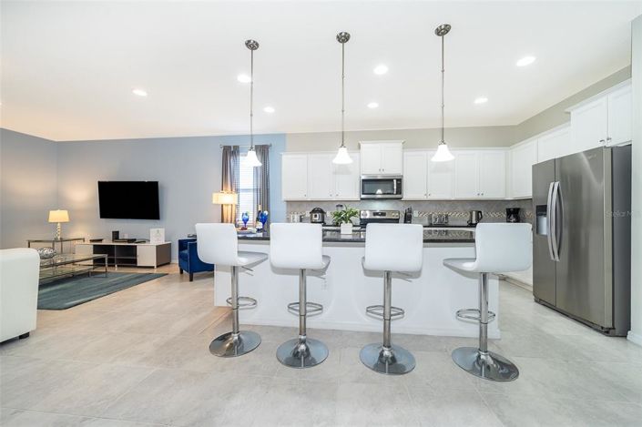 Image No.6-8 Bed House for sale