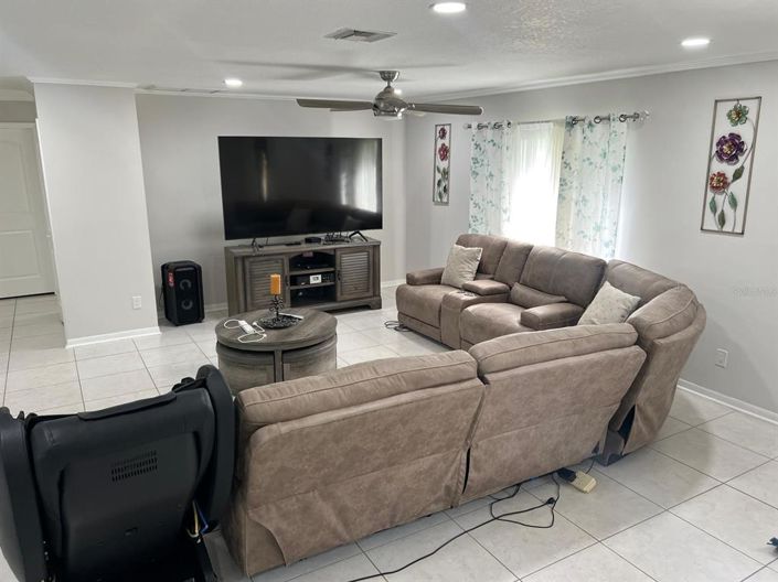 Image No.13-5 Bed House for sale