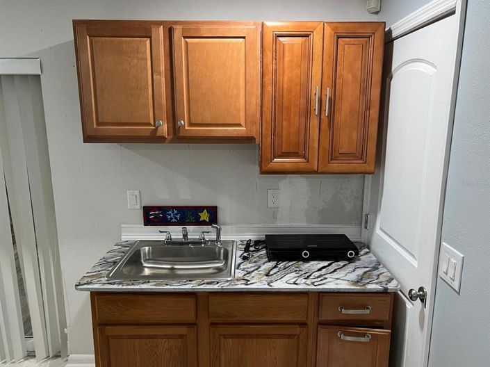 Image No.17-5 Bed House for sale