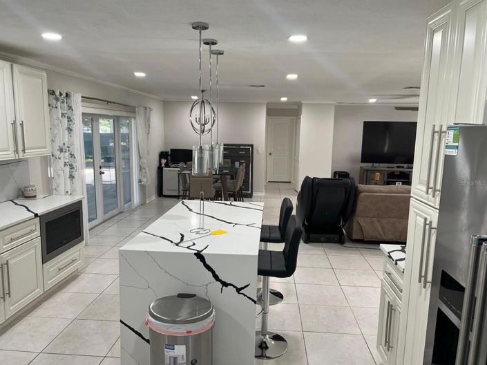 Image No.7-5 Bed House for sale