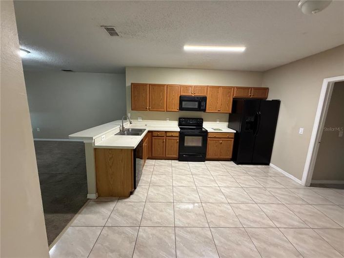 Image No.10-3 Bed House for sale