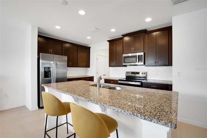 Image No.20-4 Bed House for sale