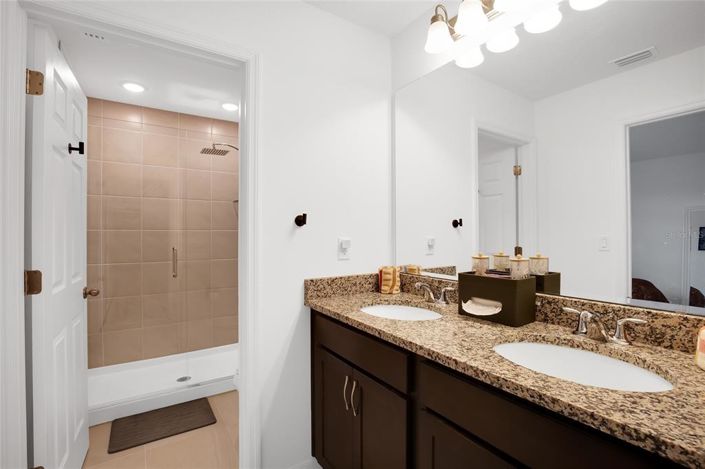 Image No.26-4 Bed House for sale