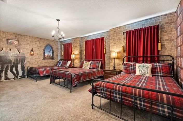 Image No.18-9 Bed House for sale