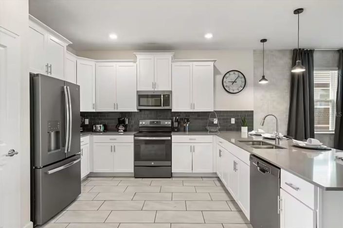 Image No.8-9 Bed House for sale