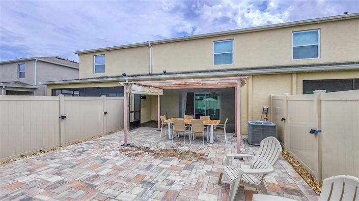 Image No.20-3 Bed Townhouse for sale